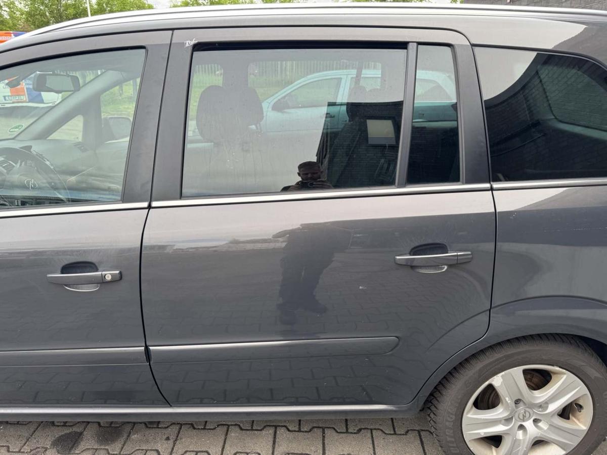 Opel Zafira B original T&uuml;r hinten links Z190 Phantom Grey Rohbau Bj.2012